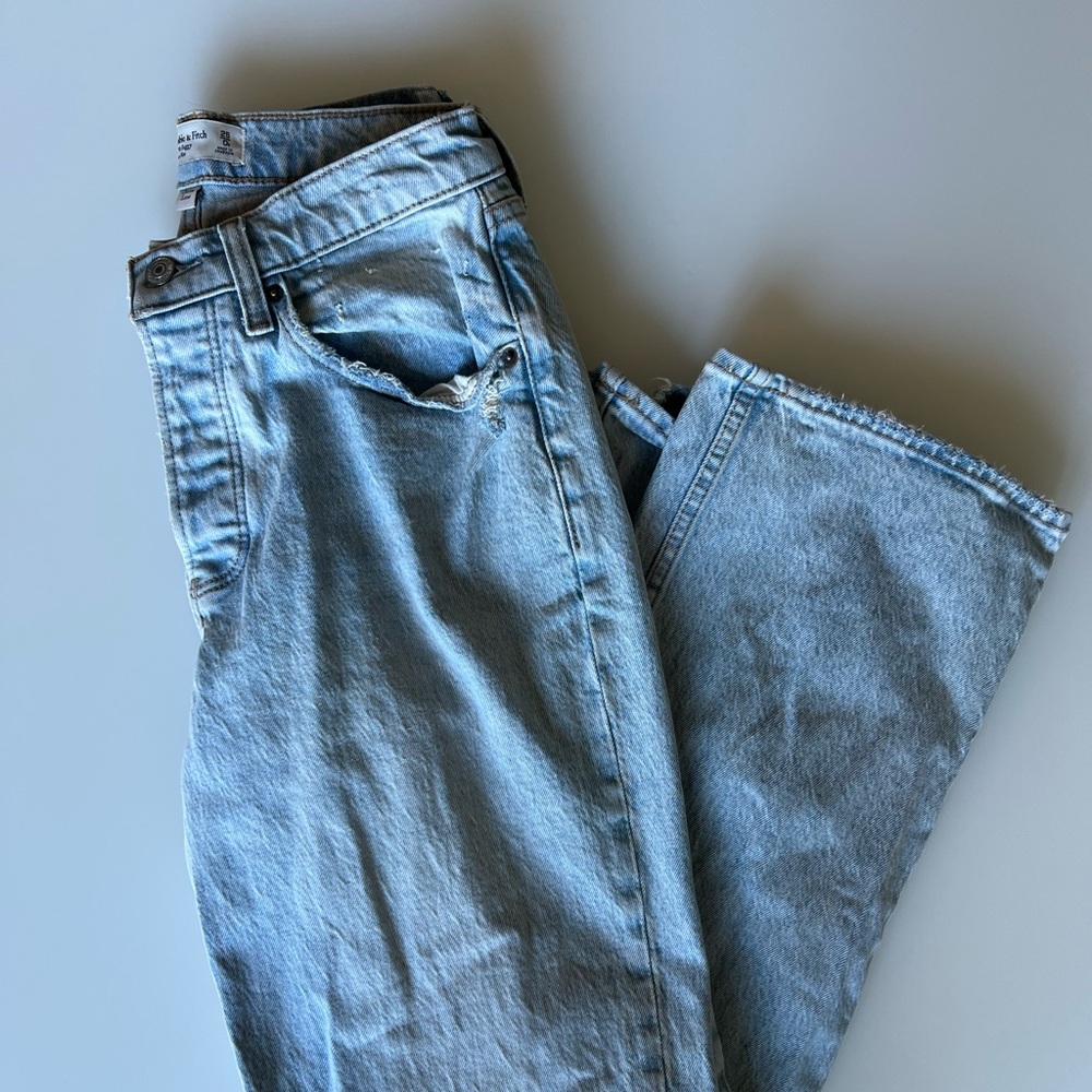Abercrombie and Fitch Curve Love 90’s Baggy low rise jeans in light wash